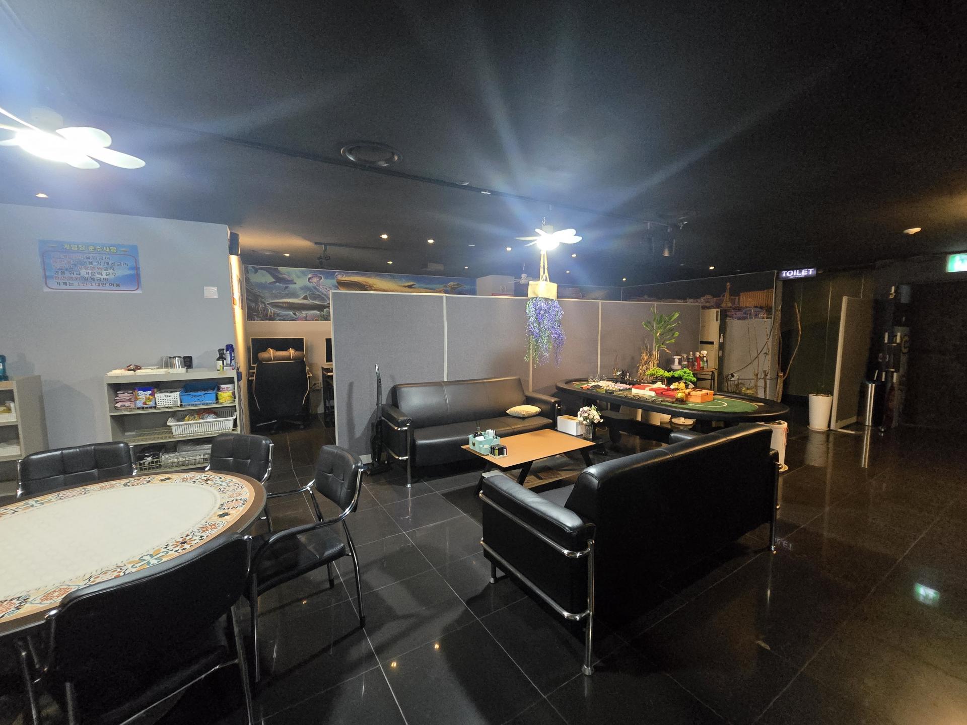 매탄동 성인pc방 판매합니다.