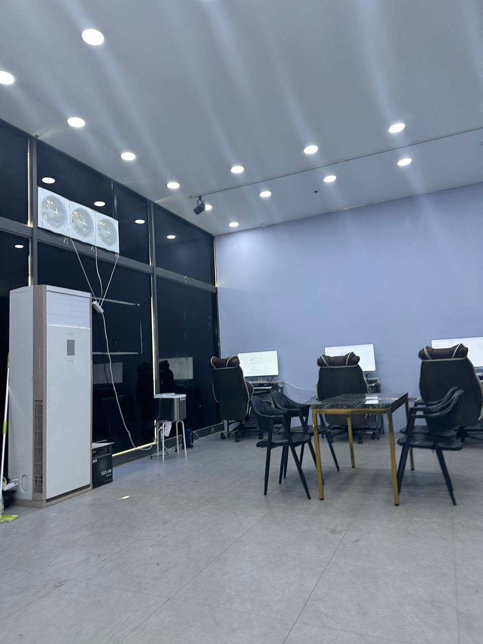 시흥시 정왕동 51 블럭 상권 최상  유동인구 많음! 손님층 잡혀있는곳