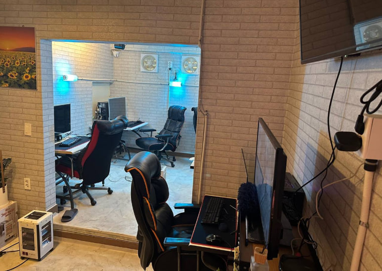 중구 우정동 성인pc 내놔요 판매 (보증금 월세 저렴해서 부담없어여)