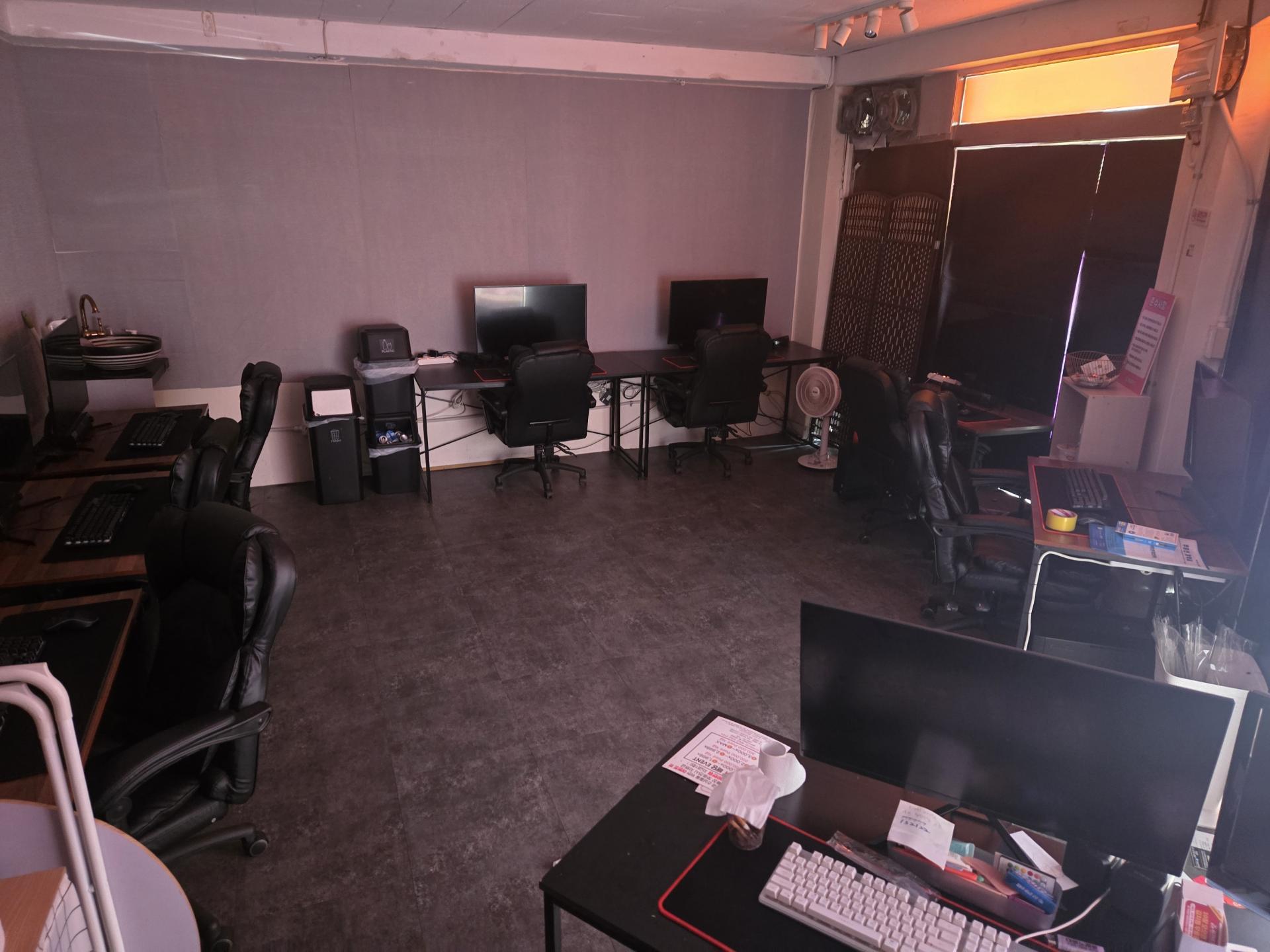 수원 구운동 성인pc방 팝니다~!