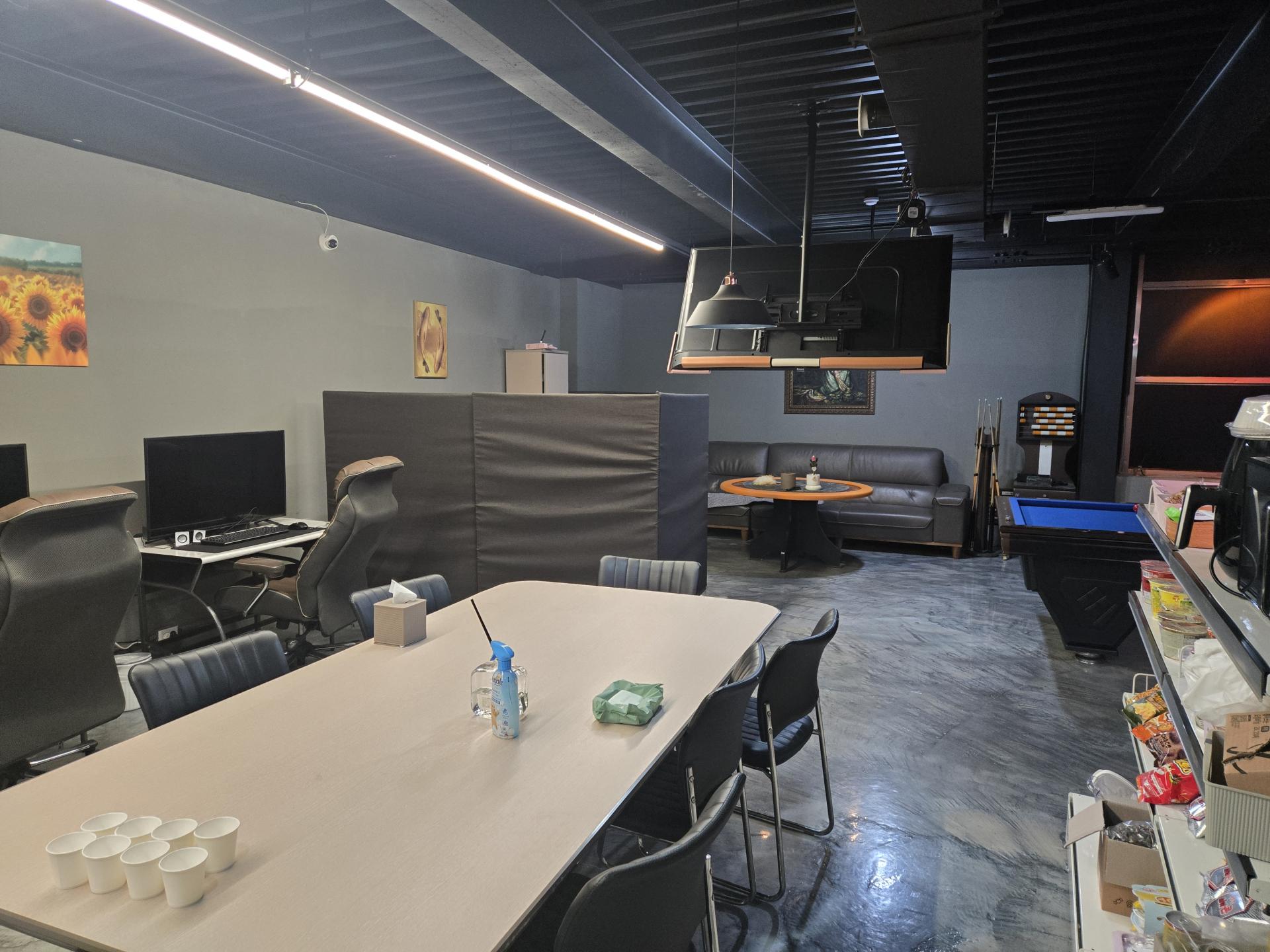 남구 달동 울산시티호텔 뒷쪽 위치좋은 성인pc 팝니다