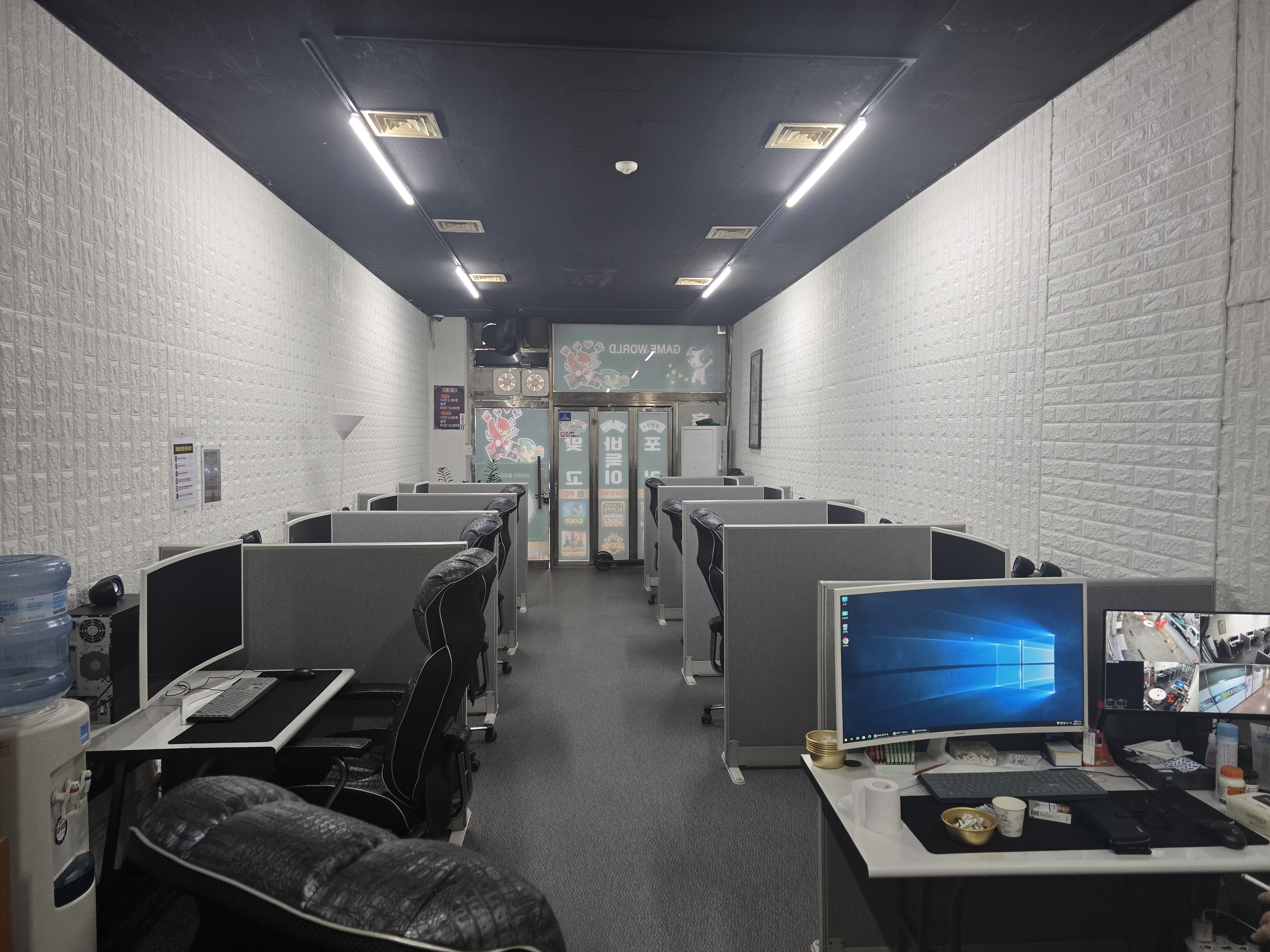 반월 매장 매매합니다.